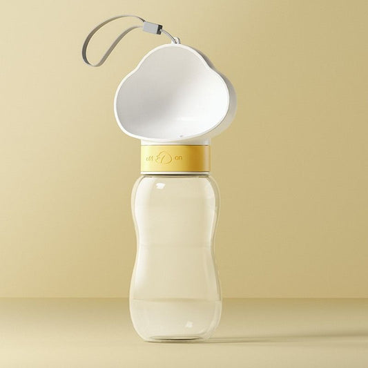 600ml Portable Pet Outdoor Water Cup | White